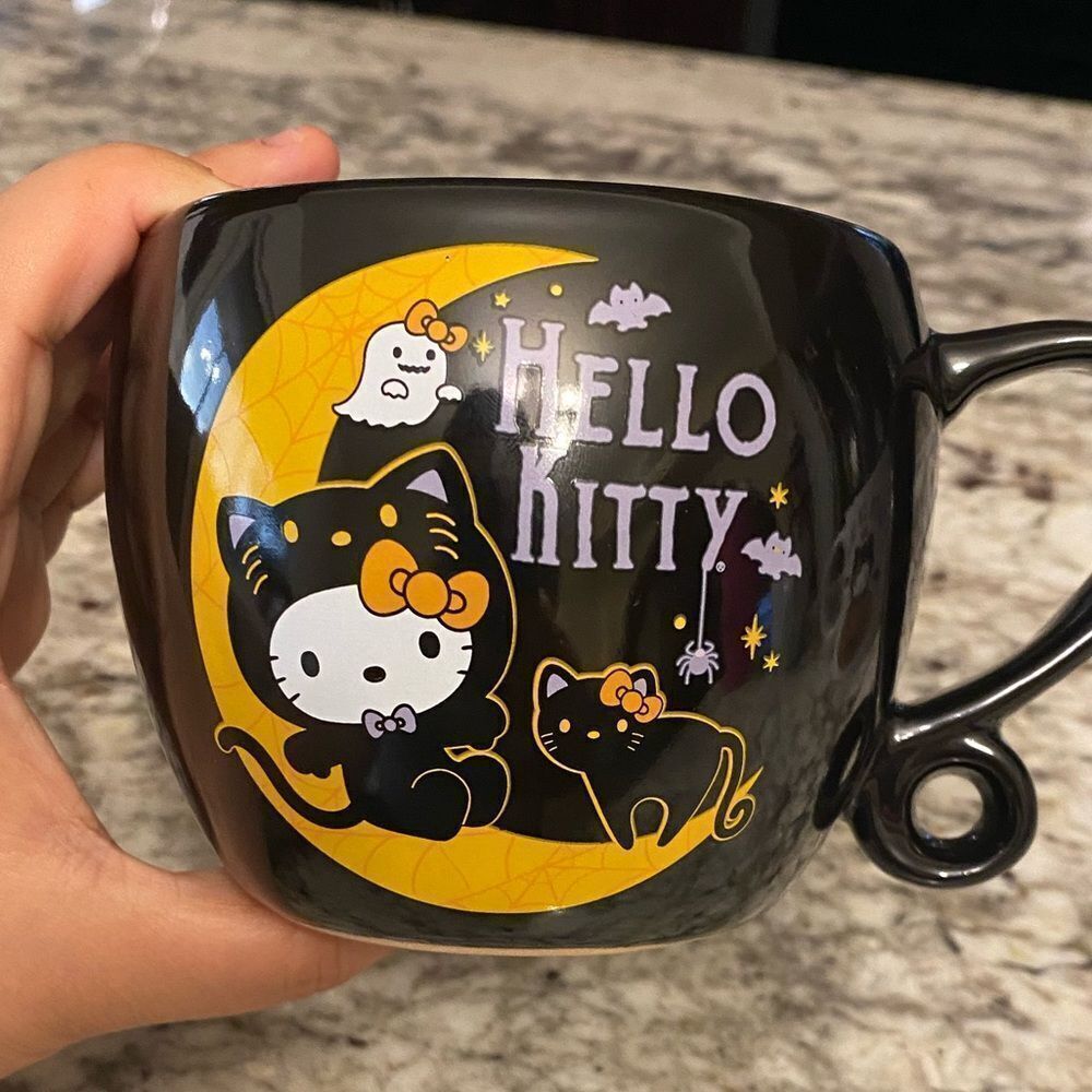 Hello Kitty Halloween Mug - Picture 2 of 2